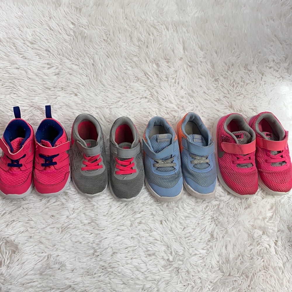 Nike lot of toddlers girls sneakers shoes 4 Pairs